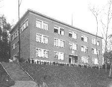 V roce 1945, po znárodnění podniku, se budova Tomášova stala součástí podniku Svit. V budově č.