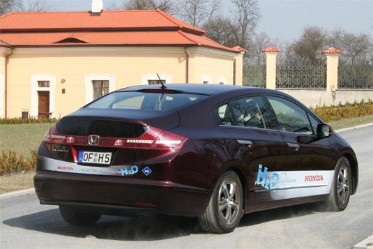 Spolupráce GM/Honda (výroba palivových článků ) Zero Emission Vehicle (ZEV) program Lokální vodíková centra: