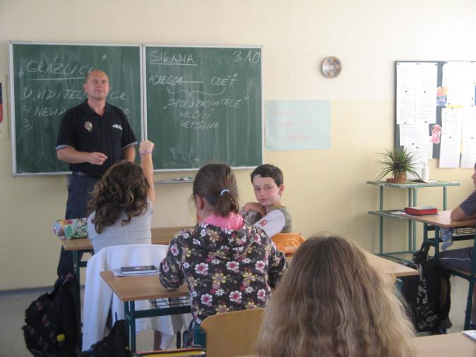 Sedmá třída rozebírala kriminalitu dětí, trestnou činnost a odpovědnost nezletilých. Osmý ročník navázal na drogovou problematiku z pátého ročníku.
