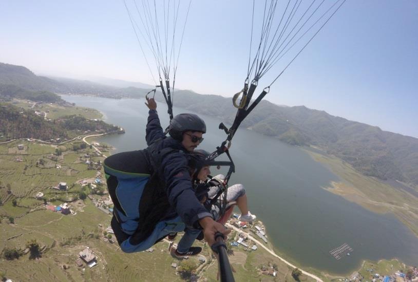 na Monkey Temple, chrám kde je nespočet otravných opiček Pokhara Krásné klidné město.