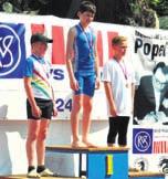 první jsou tance, ve druhé cvičení s šátkem a ve třetí se využívá šátek s dřevěnou kuličkou, kde se uplatní kuželová technika. Předškolní děti si připravily veselou skladbu Noty se skládacími gumami.