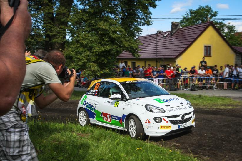 Na začátku soutěže jsem se sžíval s novým spolujezdcem Jurajem Dendysem, kterému bych chtěl tímto poděkovat za perfektně odvedenou práci.