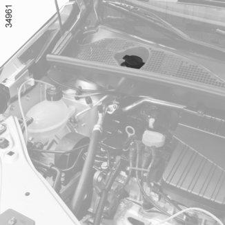 Periodicita kontroly hladiny Hladinu chladicí kapaliny pravidelně kontrolujte(při nedostatku chladicí kapaliny může dojít k vážnému poškození motoru).