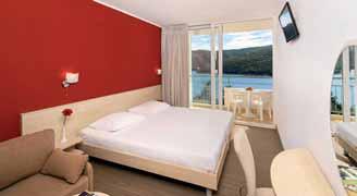 19 100 m HB HOTEL ALLEGRO poloha / pláž: Rabac, pláž / oblázková i skalnatá - 100 m, centrum - 700 m vybavenost a služby: recepce, lobby / bar, restaurace, pool bar, 2 x výtah, terasa, wi-fi