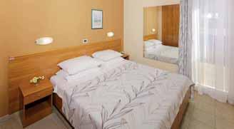 3 200 m APARTMÁNY SOL STELLA poloha / pláž: Umag, pláž / oblázková a skalnatá s betonovými platy - 200 m, Umag - 2 km vybavenost a služby: restaurace, aperitiv bar, wi-fi