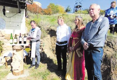 Opět totiž po roce vypukne Cibulový jarmark. Z výstav to budou ty tradiční: ovoce a zelenina, představí se včelaři a výstavu připraví opět i houbaři (letos rostou).