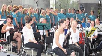 PODBRDSKÉ NOINY 16 ROKYCANSKO STRANA 7 a š e R o k y c a n s k o 1 8 ročník XII. Rokycanské dny e dnech 15. a 16. září proběhlo již 24. Setkání pod rokycanskou věží.