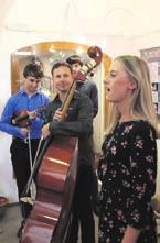 Dechový orchestr ZUŠ Rokycany se těšil velké pozornosti diváků. Děti v Mýtě přivítaly nové kamarády sobotu 23.