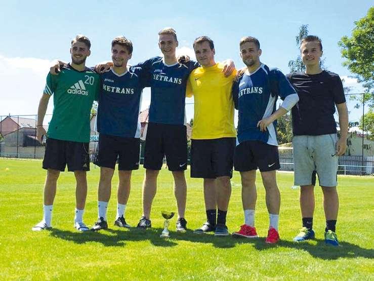 SPORT 3. ročník Turnaje ulic Fotbalový klub SK Dolní Měcholupy uspořádal již 3.