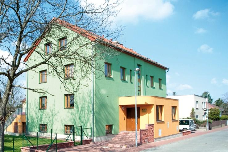 VOLNÝ ČAS Dětský domov Radost Dolní Měcholupy Jak ten čas letí. V listopadu 2016 uběhlo již deset let od otevření dětského domova v Dolních Měcholupech.