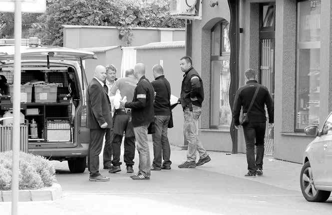 Škoda byla předběžně odhadnuta na 1,4 milionu korun, pachateli tak hrozí až osmileté vězení, uvedla Milena Šabatová, mluvčí uherskohradišťské policie.