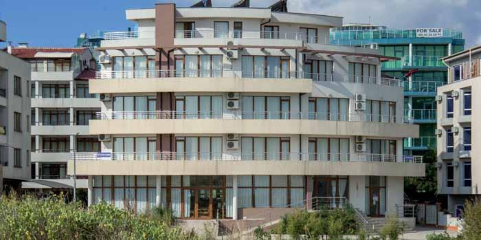 BULHARSKO PRIMORSKO Perla Playa Hotel Snídaně / možnost dokoupení večeří Přímo na pláži Klidné prostředí Oblíbené Rezervujte včas Perla Playa je menší rodinný hotýlek, který najdete v první linii od