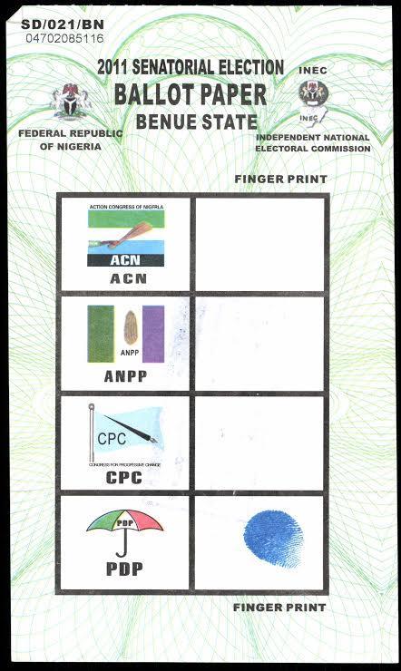 7 Náročné problémy z biometrie Automatické spracovanie volebných hárkov (Nigéria) Problémy: Nájdenie pozície odtlačku, rozpoznanie odtlačku od vlajky/loga Automatické