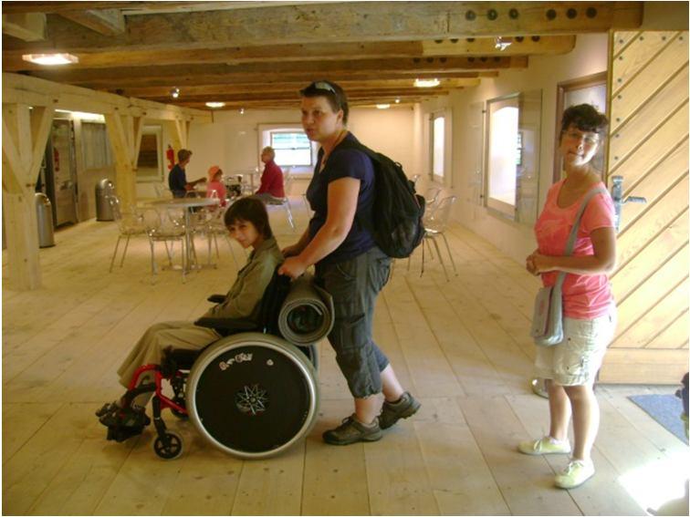 vlastně taky na výlet autem výbornými zkratkami bylo to