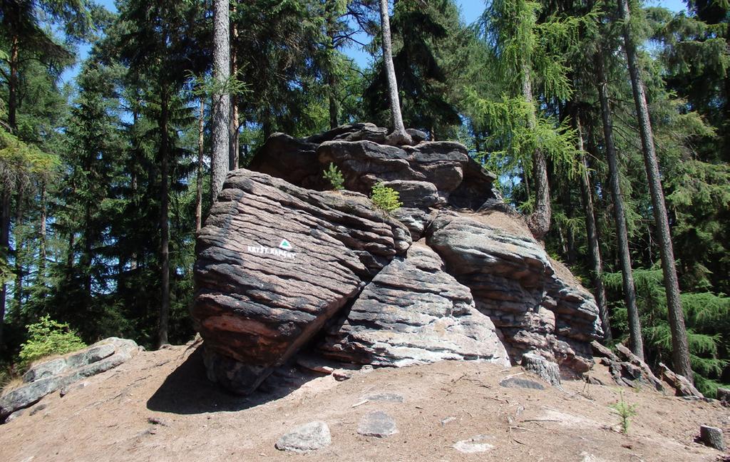 13 Studánka č. 4/2017 Ke kamenům Kryštofovým Z pohoří prastarého období druhohorního, jež lidé triasem nazývají, závany větrů neslabých tušiti dávaly, že zuřivé vichry z nich brzy utvořené budou.