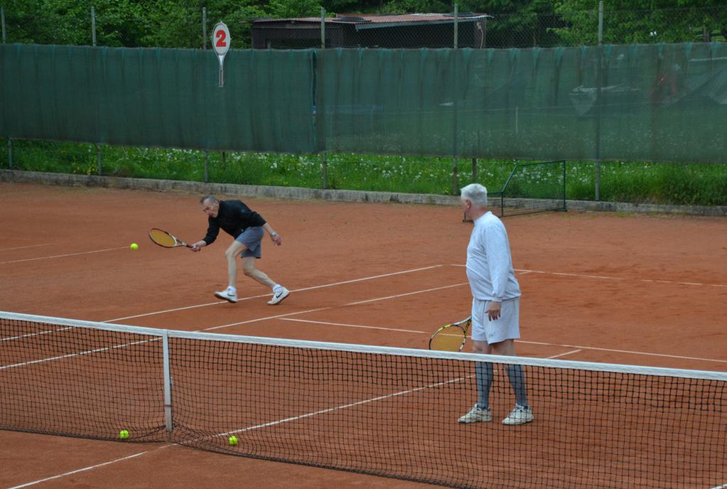 Studánka č. 4/2017 16 TENIS v Malých Svatoňovicích má vítěze Ukončení soutěže okresního přeboru veteránů nad 55 let má svého vítěze.