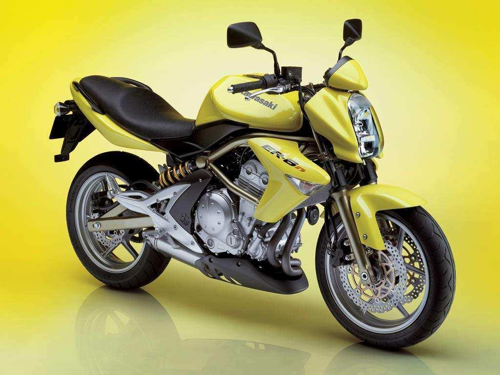 motoru: čtyřdobý Chlazení: kapalinou Sekundární převod: řetěz Rozvod: x OHC (x vačkový hřídel v hlavě válce) Startér: elektrický