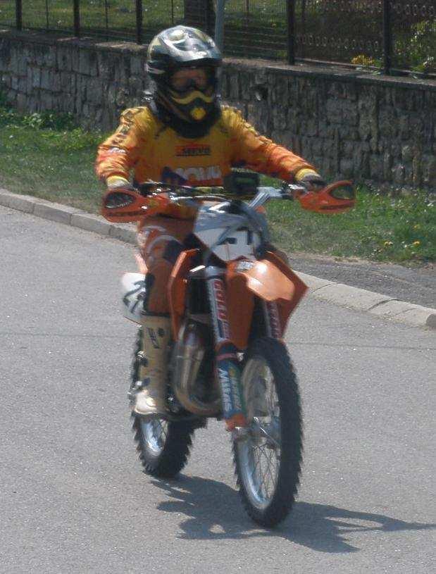 Obě brzdy zpomalení zpomalení [m*s - ] 1 9 7 3 1,7,,9 3, 3,3 3, 3, 3, 3,9, rychlost 1 9 7 3 1,7,,9 3, 3,3 3, 3, 3, 3,9,