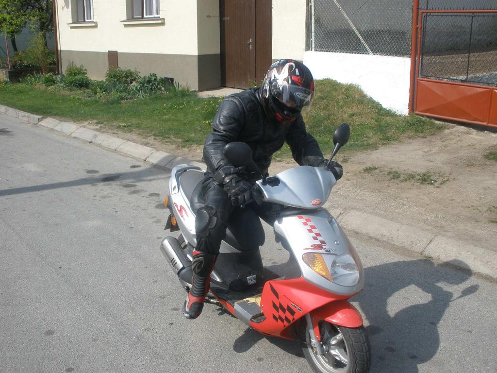 Daelim S-five Zrychlení, zrychlení [m*s - ] 3 1,7,9 3, 3, 3,,,,,,,,3,,7,9,1,3,,7,9 7,1 7, Rychlost 3 3 1 1, 3, 3,3