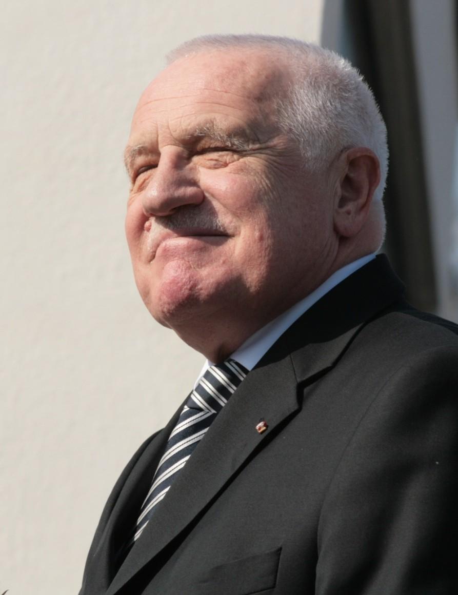 Stejnou výjimku si jiţ dříve vyjednaly také Polsko a Spojené království. Argumentací prezidenta proti listině bylo údajné ohroţení platnosti Benešových dekretů.