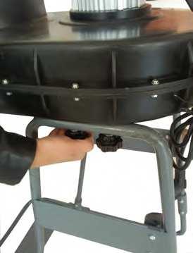 Using 4 knobs to install the fan