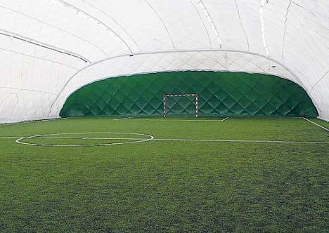 SPORT Hřiště v Podviní se začne měnit Ač se blíží konec roku, na škvárovém hřišti v Podviní ve Vysočanech začínají stavební práce, které by ho měly změnit na kvalitní tréninkový prostor pro mladé