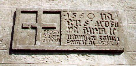 V roce 1557 odkázal jakýsi Wolf Fuxa k Božímu domu na stavbu špitálu pro chudé 100 kop míšenských. Peníze byly později uloženy u Kašpara Smetany, úředníka pánů z Lobkovic, aby je dle potřeby vyplatil.