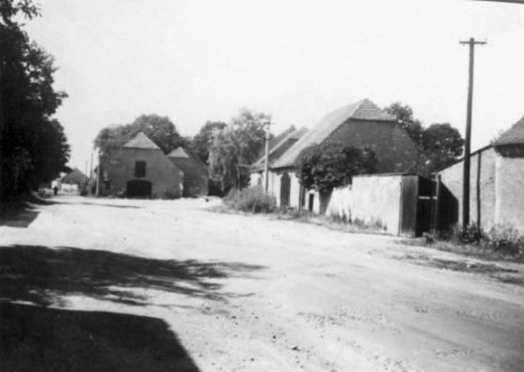 8.května se konalo Veřejné zasedání MěNV k 20.výročí Osvobození. Schůze byla zahájena v 17.hodin v přeplněném velkém sále SZK ROH. Město Libochovice obdrželo odměnu 10.