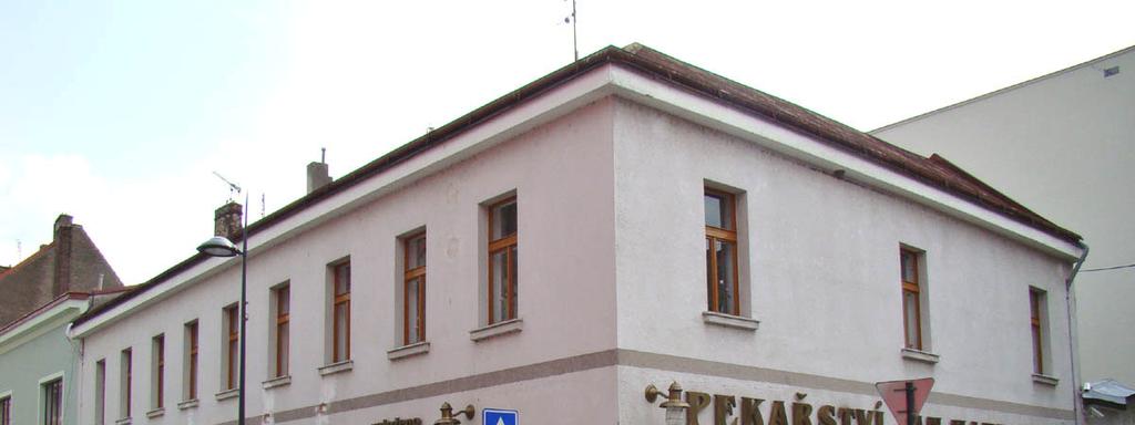 aby ta další stovka neudělala ostudu té první.