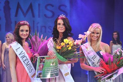 Kolínské městské divadlo bylo v pátek 18. listopadu dějištěm finálového večera soutěže MISS Kolínska 2011. Deset finalistek se postavilo na stejnou startovní čáru. Zvítězit však mohla pouze jedna.