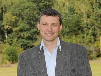 převodu zřizovatelských práv Gymnázia ze Stč. kraje na město Kolín, 9) 45.