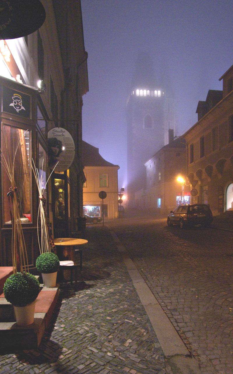 - Prosinec... str. 143 152 1) Sociální situace měst ČR, 2) Vánoční kamion Coca-Coly v Kolíně, 3) Kauza bývalého místostarosty Romana Pekárka pokračuje, 4) Dokončená rekonstrukce budov 7.