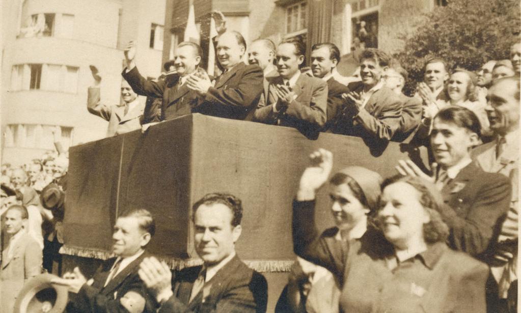 V kronice za rok 2010 psal kronikář o prezidentských návštěvách v Kolíně, avšak nikoliv vyčerpávajícím způsobem. Ve spolupráci s Jar.
