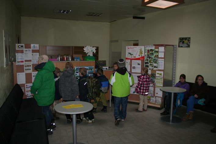 listopadu 2013 v 10,30 hodin před začátkem divadelního představení předali zástupci organizátora soutěže Rady dětí a mládeže Jihočeského kraje a sponzora soutěže energetické společnosti E.