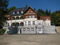 Dům dobré vůle Žáry Adresa zařízení: Žáry č. p. 3, 793 95 Město Albrechtice Služby jsou poskytovány nepřetržitě 24 hodin denně, včetně sobot, nedělí a svátků.