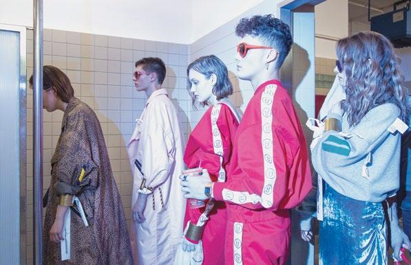 IMRECZEOVA Pod značkou IMRECZEOVA můžete najít minimalistickou módu s propracovanými detaily a převážně z přírodních materiálů.,,moje klientky nehledají okázalost ani rychlé módní výstřelky.