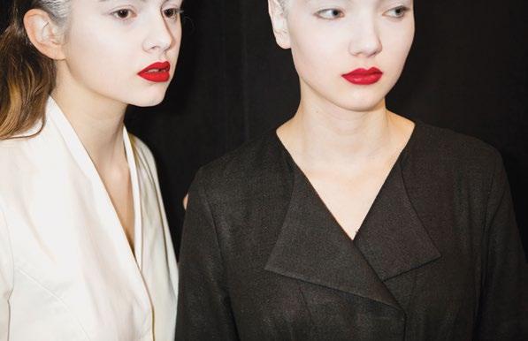 The IMRECZEOVA brand offers minimalist fashion with elaborated details mainly from natural materials. My clients are not after pomp or fashion fads.