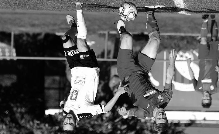 JuNIORSKý Tým FC HK Sérii porážek uťala juniorka demolicí Příbrami Na čísle čtyři se zastavila šňůra porážek hradecké juniorky.