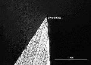 Parametry nástroje: průměr 125 mm šířka 130 mm průměr upínacího otvoru 40 mm osazená 6-ti noži Pilana HS 19 824 úhly nožů nástroje: α=25, β=38, γ = 27 Obrázek 4.