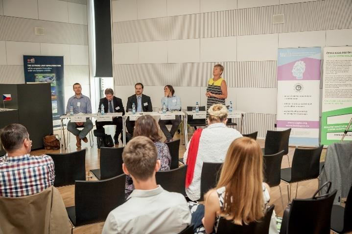Průběh workshopu Workshop k renovacím veřejných budov byl moderován Petrem Holubem, ředitelem aliance Šance pro budovy.