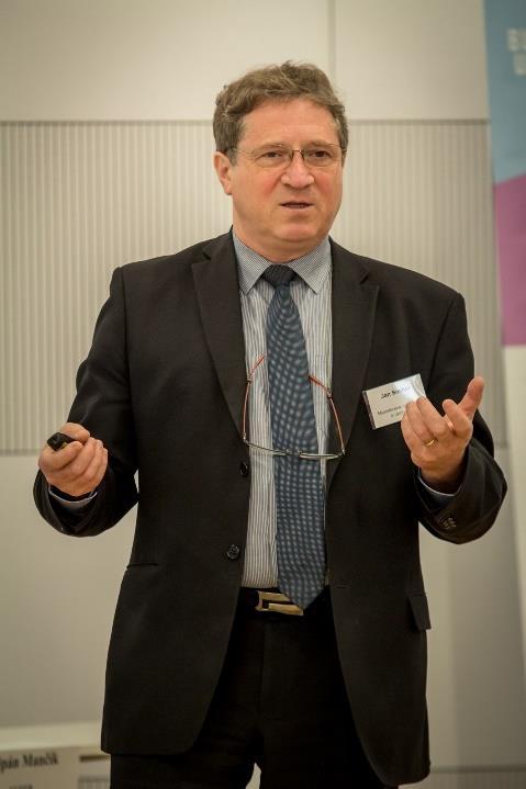 Názory účastníků Dotační finanční prostředky v současném objemu na několik let nebudou k dispozici, je potřeba hledat alternativní finanční nástroje a