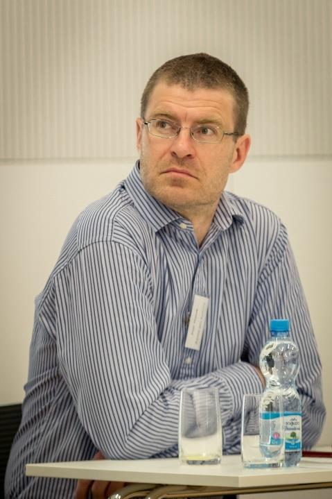 Vladimír Sochor, ředitel Odboru energetické účinnosti a úspor Ministerstva průmyslu a obchodu Současné podpůrné mechanismy renovací, zejména dotační
