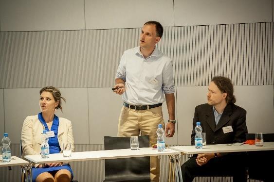 Unikátní projekt veřejné budovy - laserového centra PŘÍKLAD Laserové centrum ELI Beamlines ELI Beamlines bude mít mezi ostatními velkými laserovými infrastrukturami unikátní pozici.