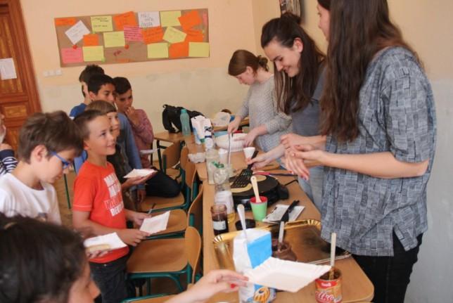v průběhu dopoledne mohli navštívit až čtyři expozice.