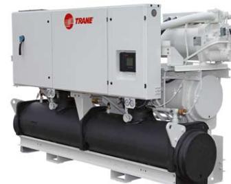 10.1.1 CHJ1 - chladící stroj Obrázek 24: Trane 160 PE Chladicí výkon Chladící voda Chlazená voda Příkon EER Rozměry Váha 625 kw 24/30 C 7/13 C 107 kw 5,6 3,8x1,1x1,9 m 4115 kg Tabulka 5: Technické