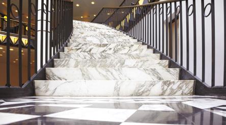 Obklady schodů a masivní schody OBKLADY SCHODŮ A MASIVNÍ SCHODY Přírodní kámen Pokud hledáte do svého domu opravdu kvalitní schody, které