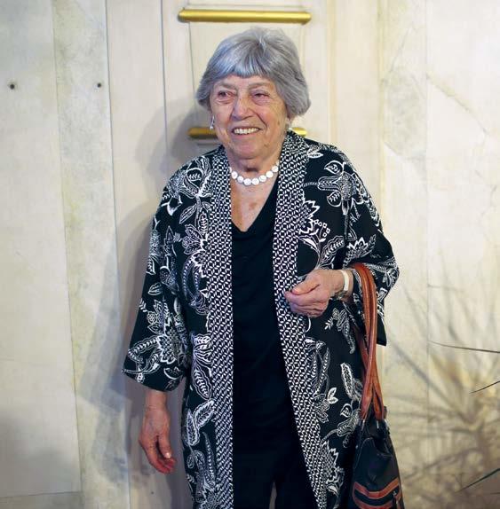 Eva Pokorná, rozená Singerová tábory Auschwitz-Birkenau a Poříčí u Trutnova Náhoda mi pomohla přežít.