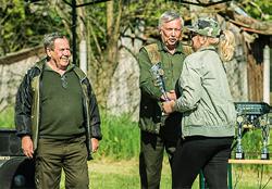 Priebeh súťaže zabezpečovali členovia PZ Malina a návštevníci si mohli pochutiť na špecialitách z diviny. 1.