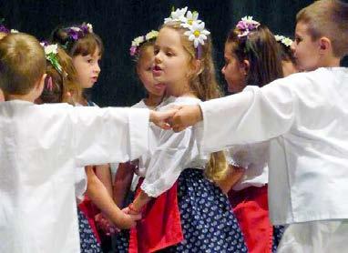DFS Margarétka - Nové Zámky Pracuje pri MŠ P. Blahu s deťmi slovenskej národnosti, svoj repertoár čerpá z najhodnotnejších klenotov slovenskéh folklóru.