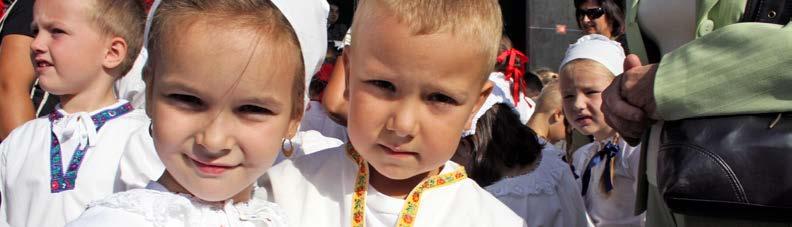 Participáciu medzi Novozámockým Zlatým levíkom, Kis Zúgó a Malá Lipta a Cimbaľovou hudbou sprostredkovali významné osobnosti folklóru Dr. Ladislav Dráfi a Mgr.